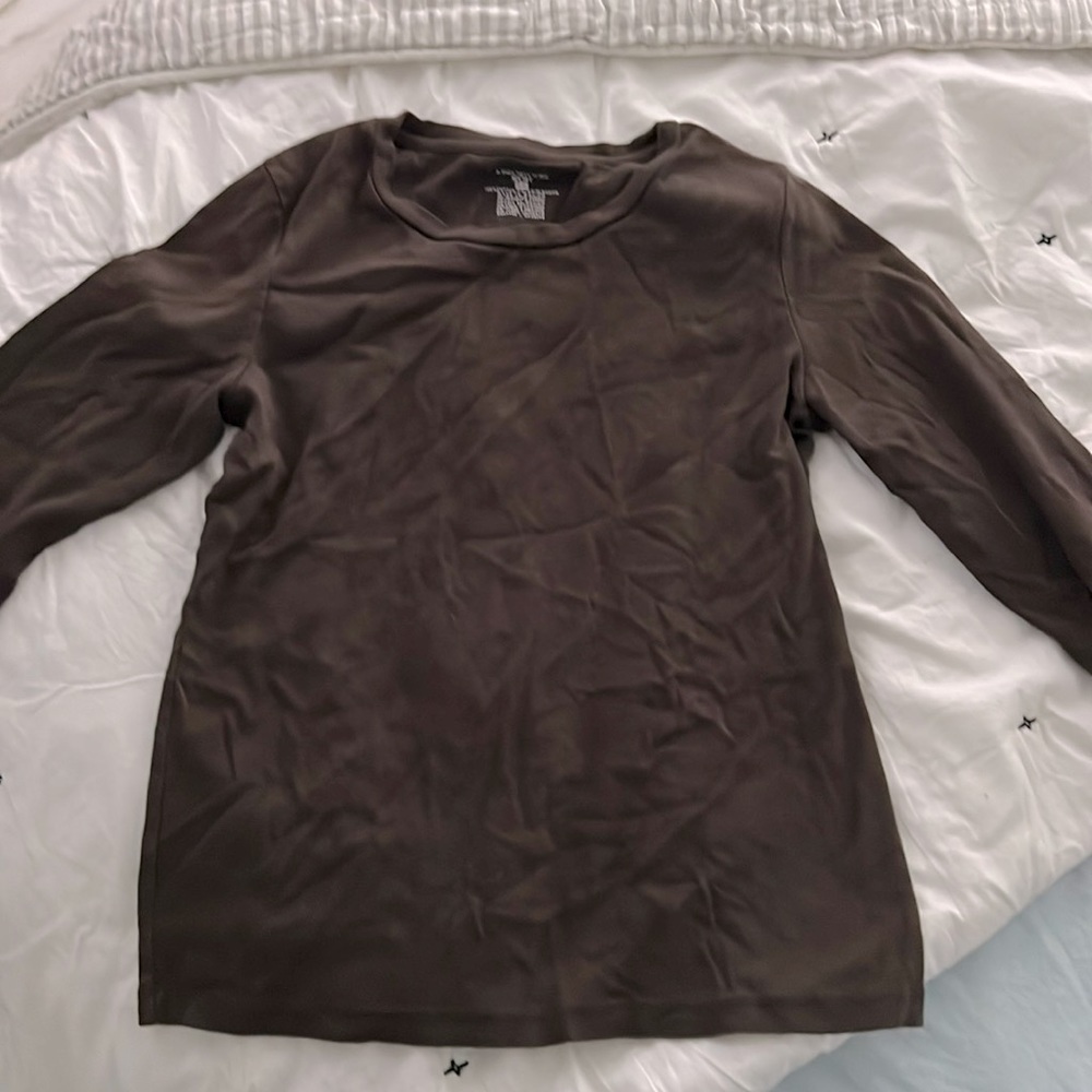 Brown long sleeve t-shirt